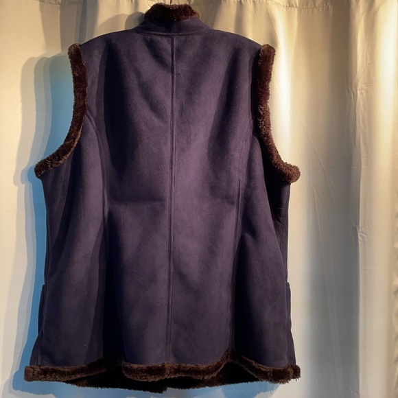 D & Co Furry Vest, Size XL - Picture 3 of 7